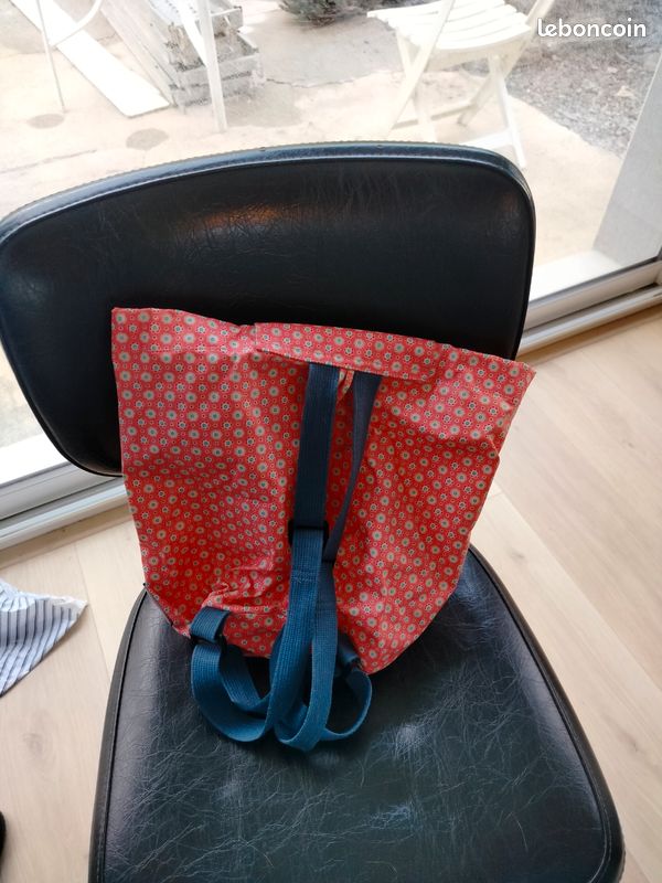 Sac à dos maternelle Papa Pique et Maman Coud (image 2)