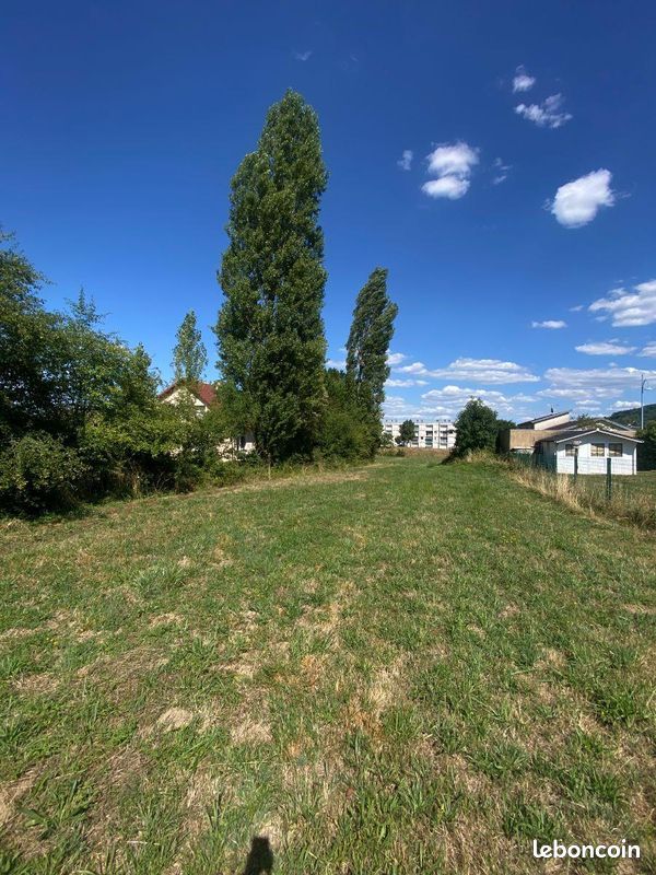 Terrain 2820 m² · à Noidans-lès-Vesoul · 2 820 m² · 86 240 €