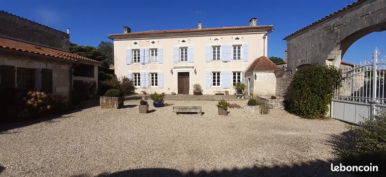 Maison charentaise de charme 7 pièces 240m²