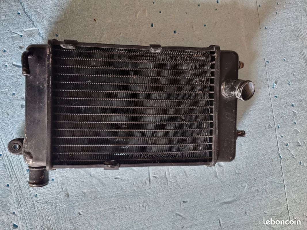 Radiateur gauche & droite aprillia falco 000 (image 1)