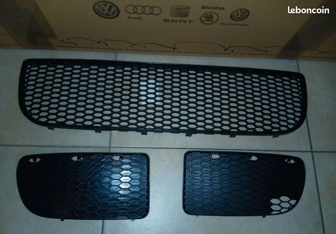Grille pare choc oem golf 4 r32 (image 2)