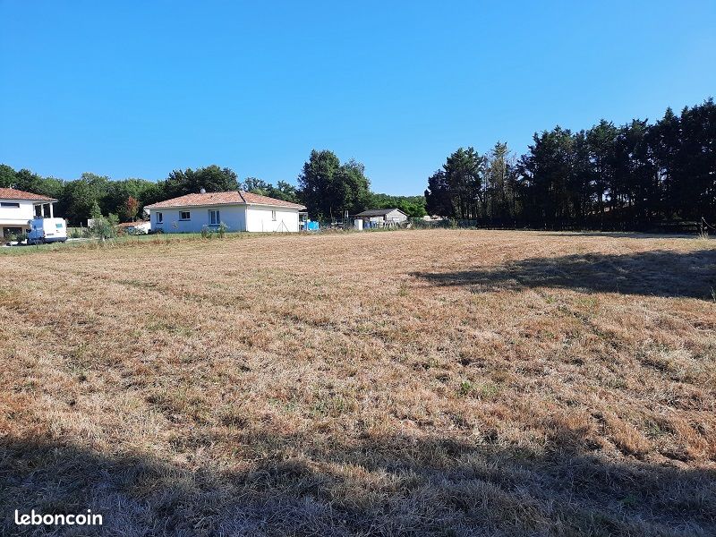 Terrain 600 m² Saint Yzan De Soudiac · à Saint-Yzan-de-Soudiac · 47 000 €
