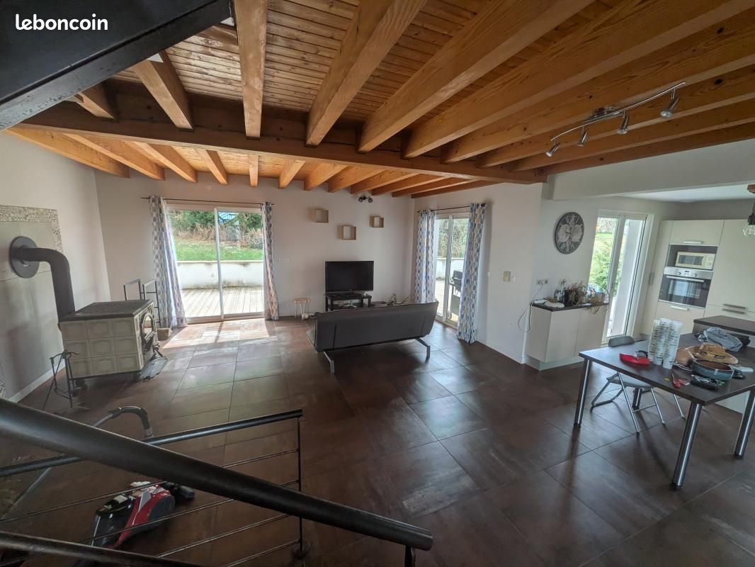 Maison 4 pièces 164 m² · à Lantriac · 164 m² · 1 040 €/mois
