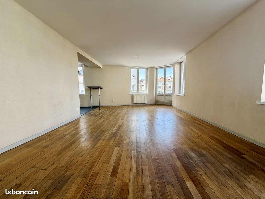 Appartement 4 pièces 92 m² · à Charmes · 92 m² · 690 €/mois