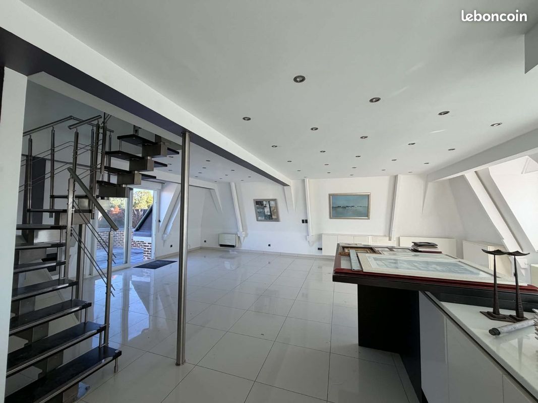 Appartement 5 pièces 127 m² · à Féchain · 127 m² · 925 €/mois