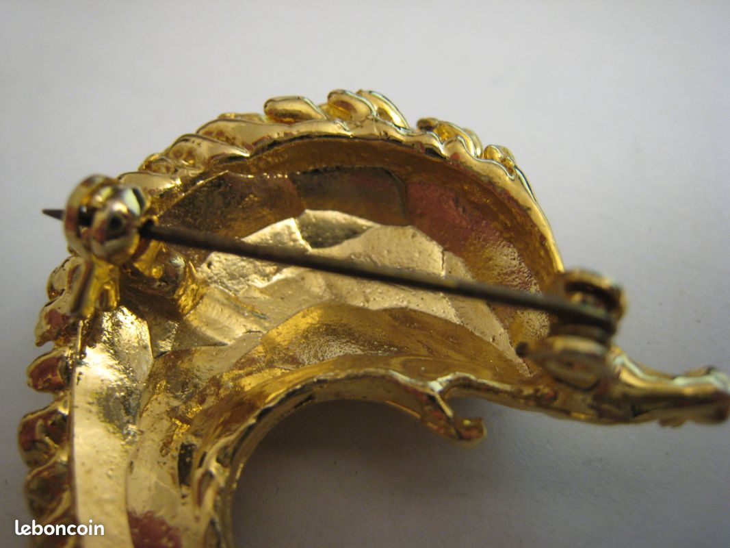 Broche Bouton Rochas Paris Haute Couture - Métal Doré Vintage - Occasion Bon état
