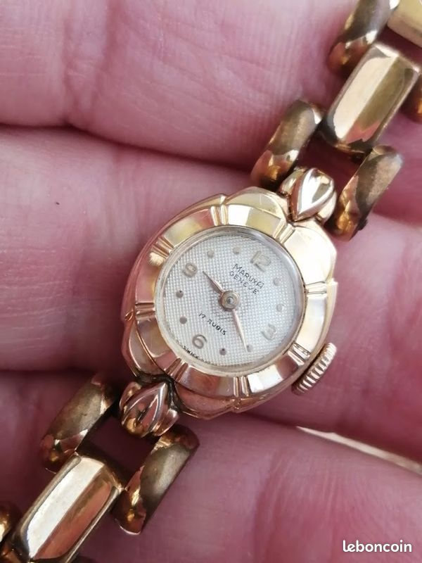 Montre Femme Vintage Genève - Boîtier Carré 32mm, Cadran Rouge, Mouvement Quartz, Occasion