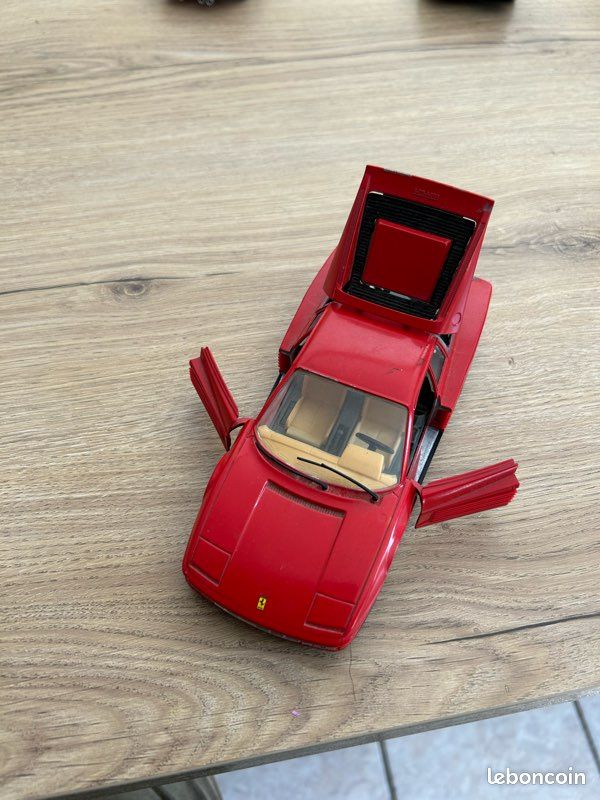 Voiture miniature Ferrari rouge testa rossa bburago italy 1/24 (image 3)