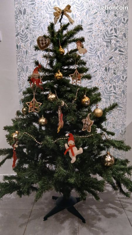 Sapin synthétique de Noël garni (image 1)
