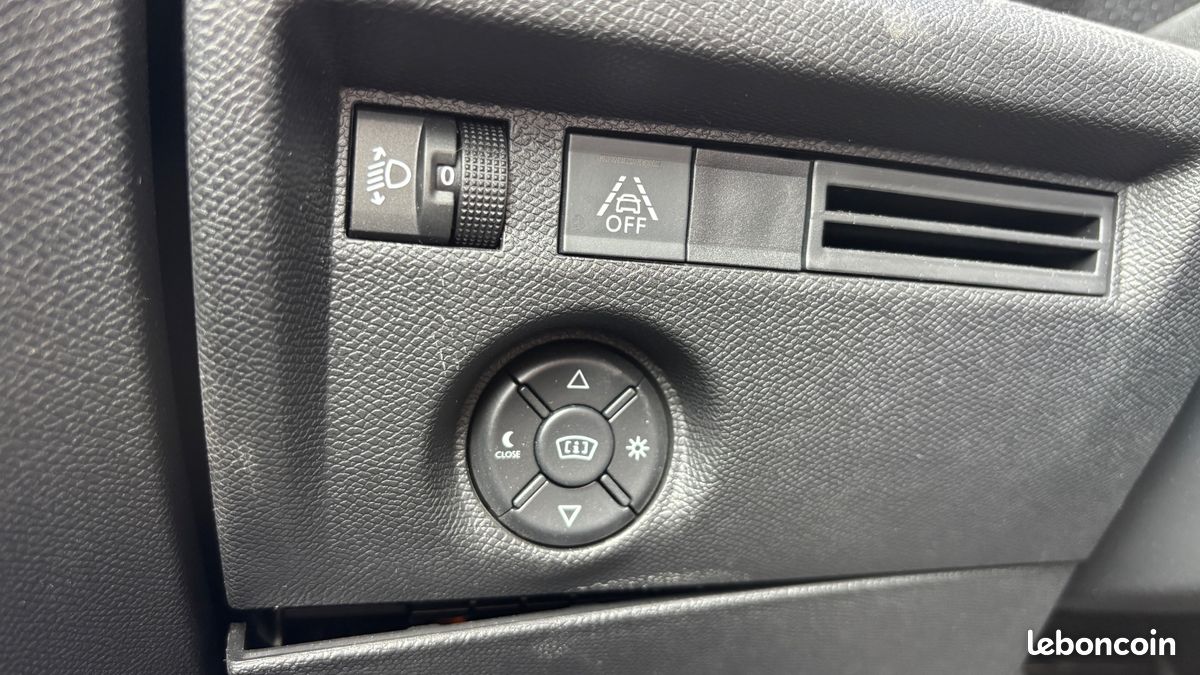 CITROEN C4 PureTech 130ch Shine Pack EAT8 CARPLAY (image 25)