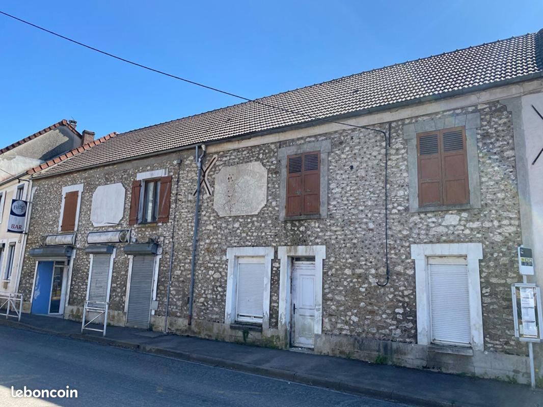 Maison 7 pièces 500 m² · à La Ferté-Gaucher · 500 m² · 159 000 €