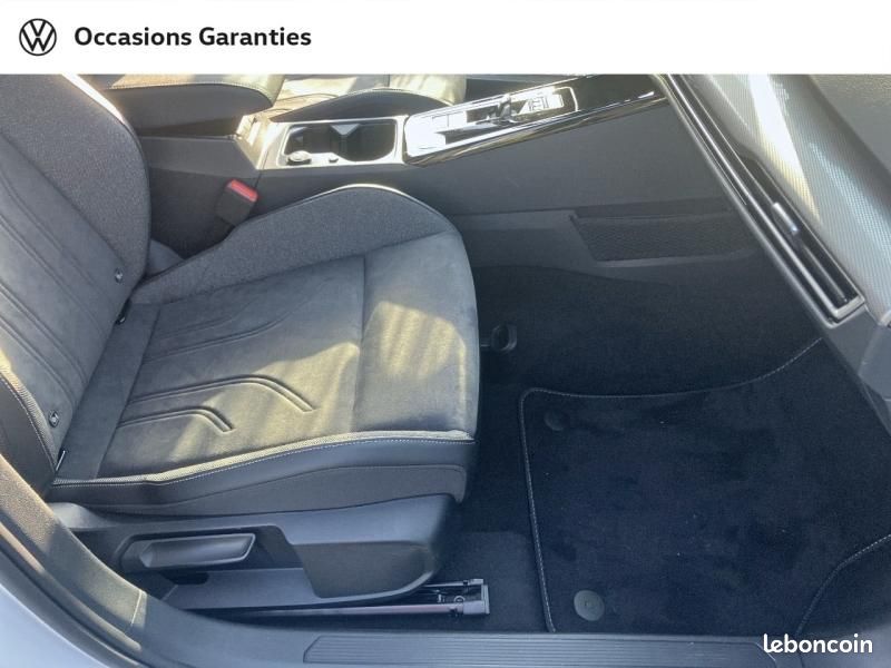 Volkswagen Golf 1.5 eHybrid 204ch Style DSG6 (image 23)