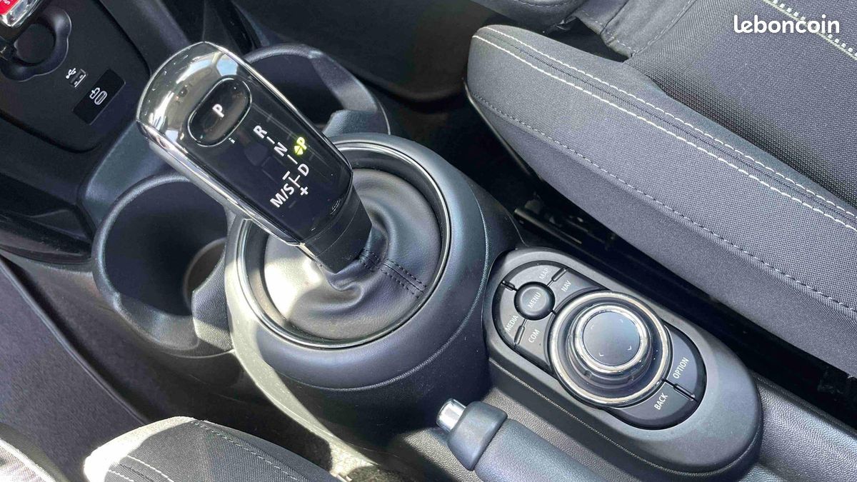 MINI Hatch 5 Portes Cooper S 178 ch DKG7 Edition Premium (image 10)