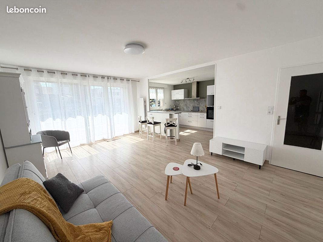 Appartement 2 pièces 58 m² · à Calais · 58 m² · 750 €