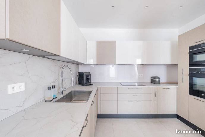 Appartement a louer paris-8e-arrondissement - 5 pièce(s) - 165 m2 - Surfyn