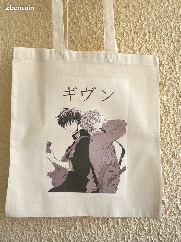 Given tote bag (image 1)