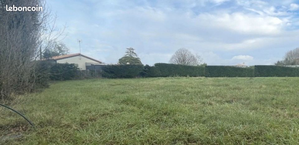 Terrain 280 m² · à Givrand · 62 900 €