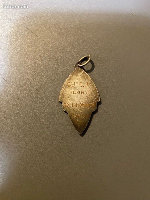 Médaille Pendentif Art Déco "Maison Des Sports" - Occasion - Patine Usée - Thème Sport Vintage