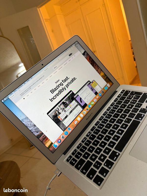 Ordinateur portable MacBook R 2017 (image 1)