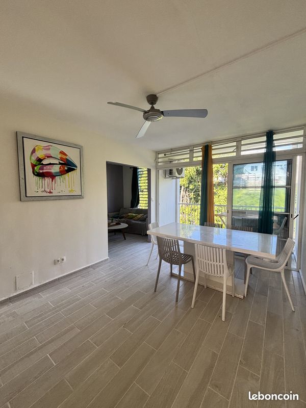 Appartement 4 pièces 74 m² · à Les Abymes · 74 m² · 890 €