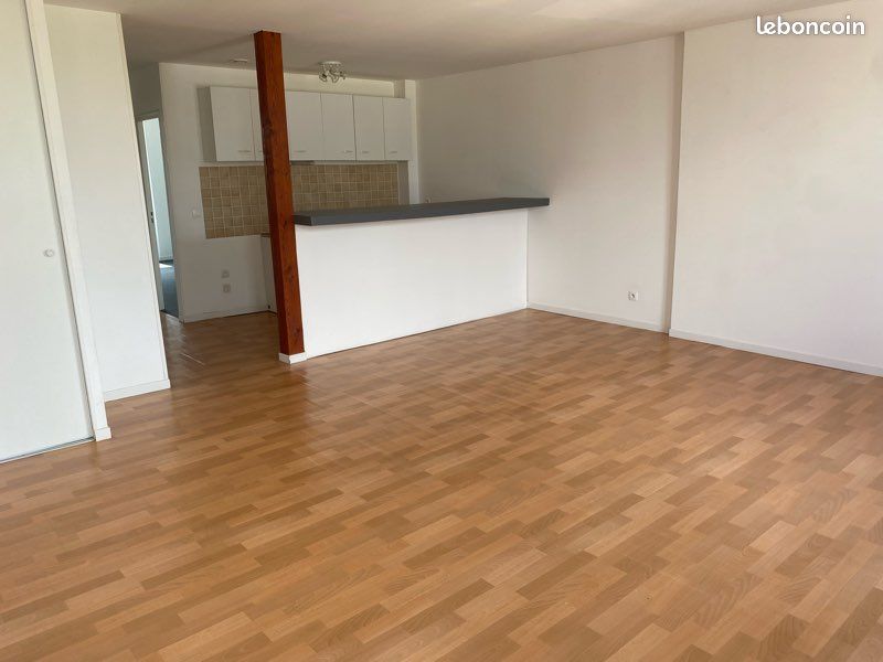 Appartement 3 pièces 67 m² · à Charmes · 67 m² · 550 €/mois