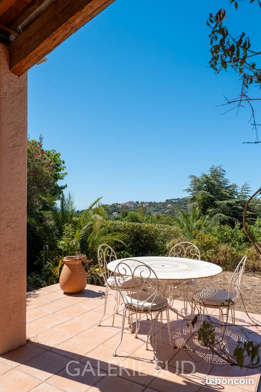 Maison 4 pièces 100 m² · à Carqueiranne · 100 m² · 650 000 €