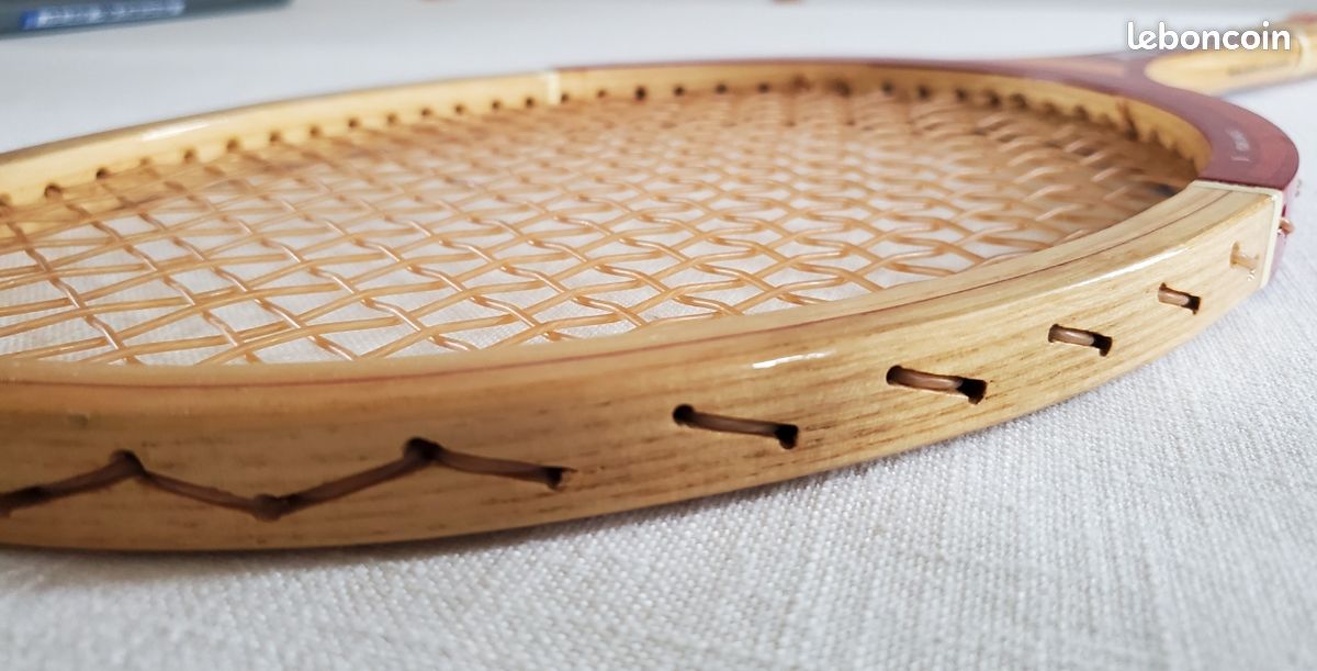 Raquette tennis vintage Adidas bois avec housse déco rétro - Décoration