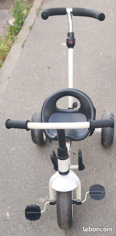 Tricycle (image 1)