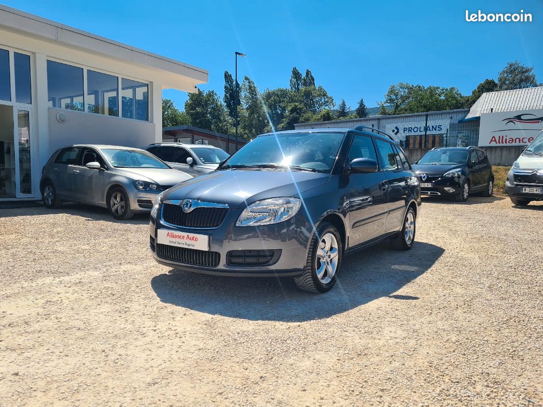 SKODA Fabia Break - 1.2 Style Edition 70ch essence (image 1)