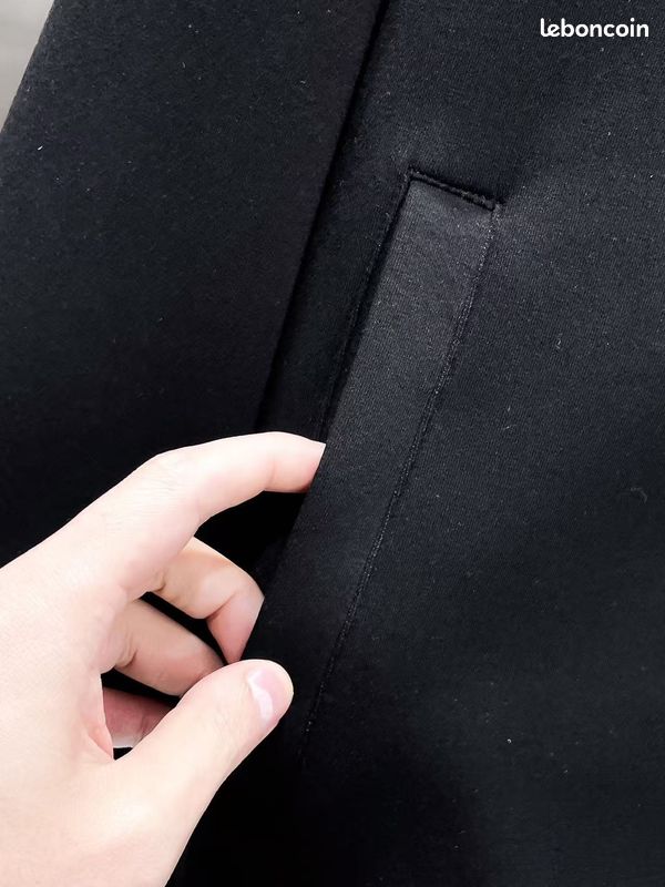 Sweat Prada noir pour homme, capuche avec cordons, poches latérales (image 8)