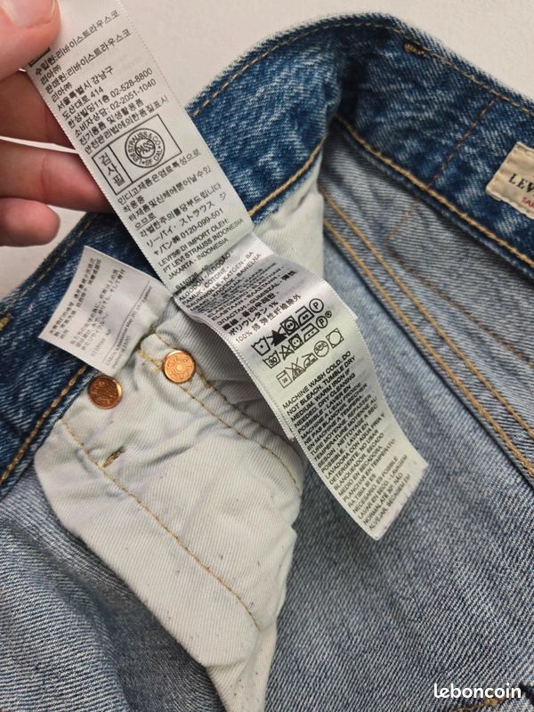 Jean Levi's 501 bleu taille W36 coupe droite washed (A31) (image 10)