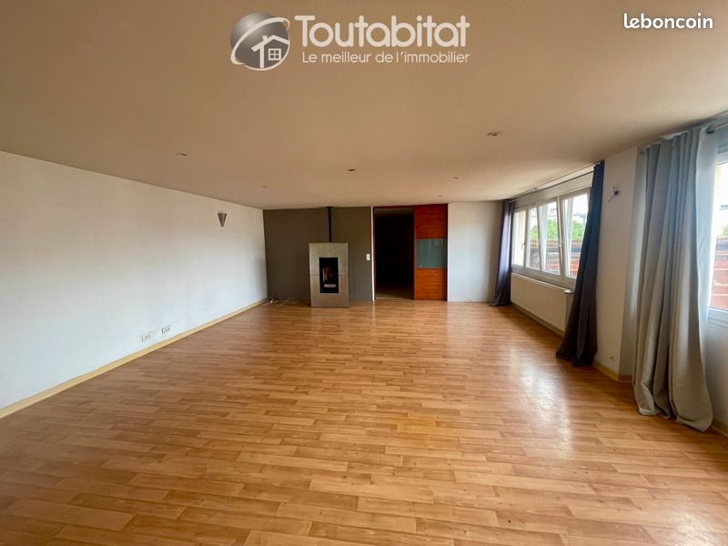 Appartement 210 m² · à Charleville-Mézières · 210 m² · 200 000 €
