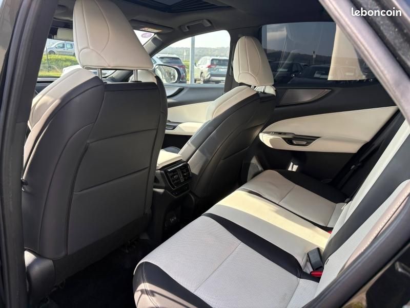 Lexus NX 450h+ F SPORT Executive 4WD MY24 (image 18)
