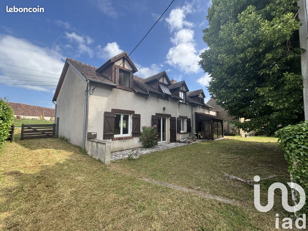 Maison 4 pièces 136 m² · à Poisieux · 136 m² · 137 000 €
