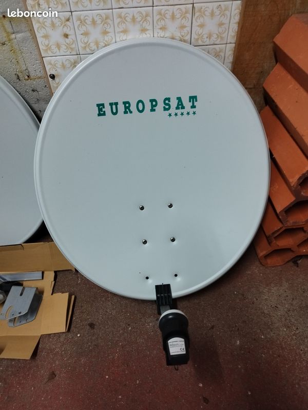 Antenne parabole (image 1)