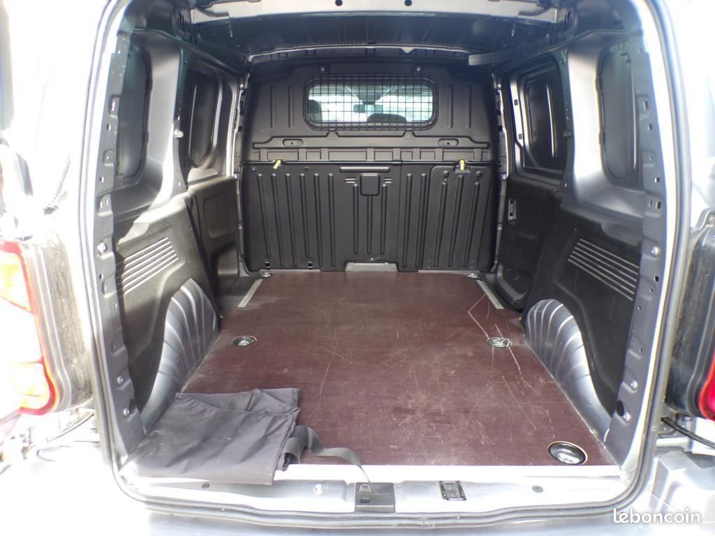Toyota Proace City 1.5 D-4D 100 MEDIUM STYLE (image 10)