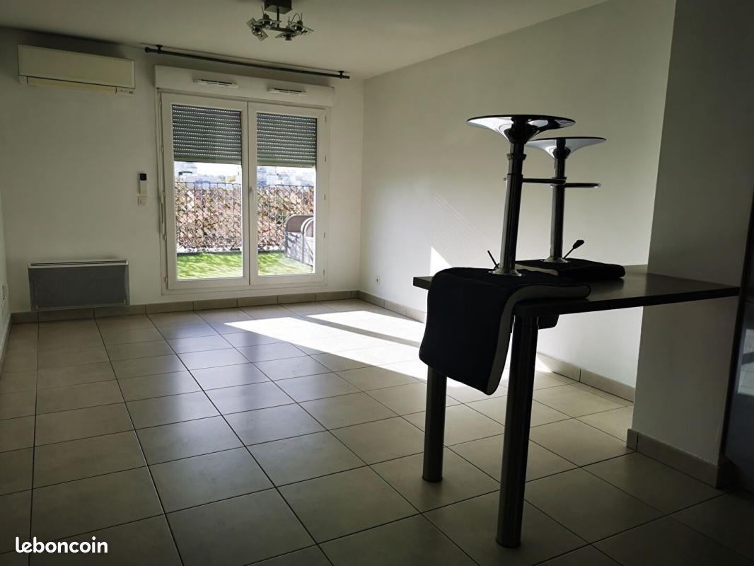 Appartement 3 pièces 59 m² · à Vaulx-en-Velin · 59 m² · 898 €/mois