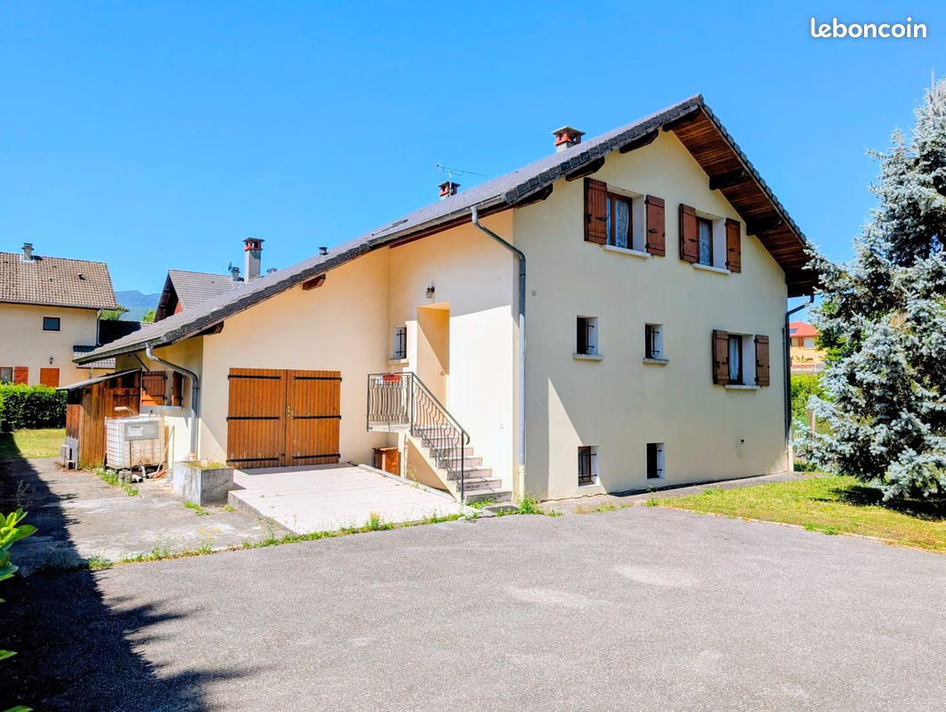 Maison 6 pièces 156 m² · à Challes-les-Eaux · 156 m² · 475 000 €