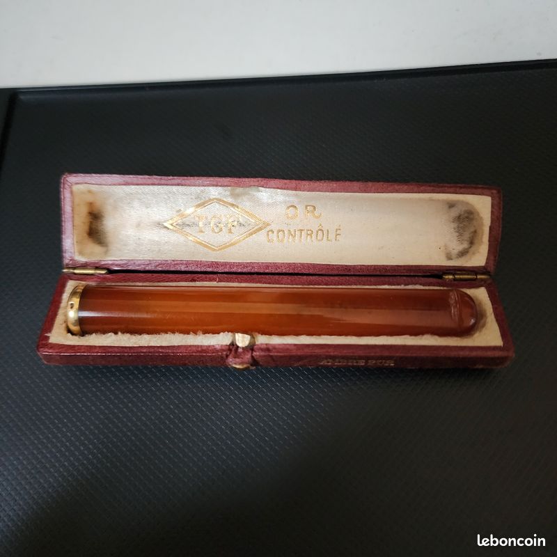 Ancien Porte-pilule Et Tasse De Voyage Pliable – Ambre « Ton Or » – Objet Vintage