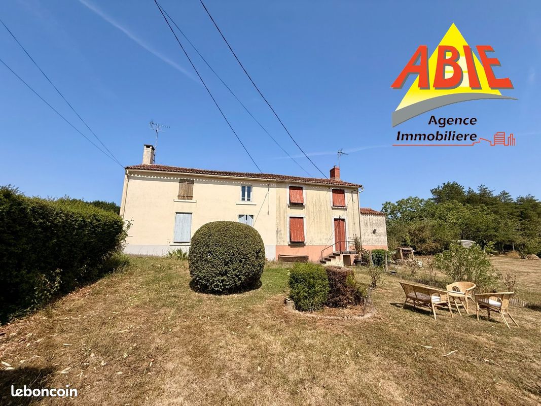 Maison 8 pièces 178 m² · à Saint-Laurent-de-la-Salle · 178 m² · 162 750 €