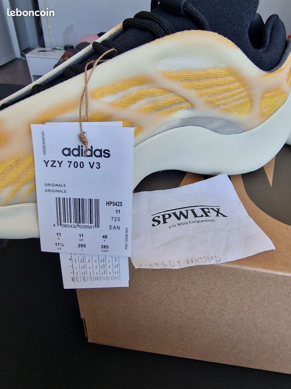 Adidas Yeezy 700 V3 Mono Safflower Yellow White Sail GID Chaussures