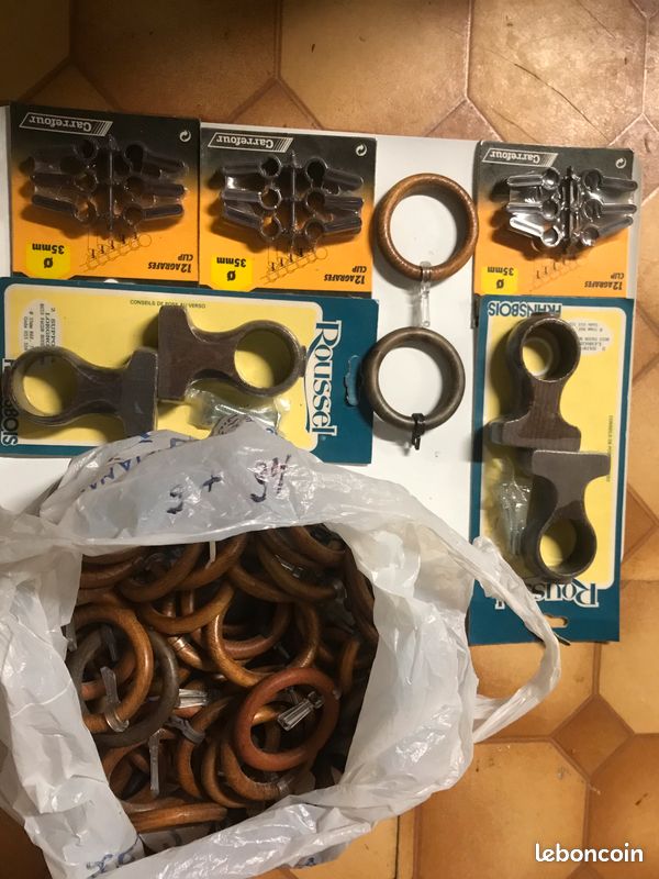 52 anneaux plus 4 supports tringles plus agrafes (image 1)