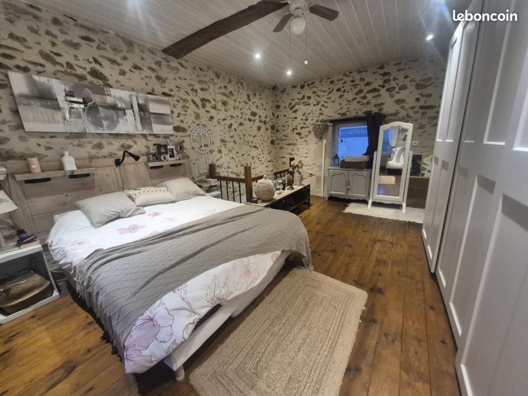 Maison 6 pièces 161 m² · à Mervent · 161 m² · 176 000 €