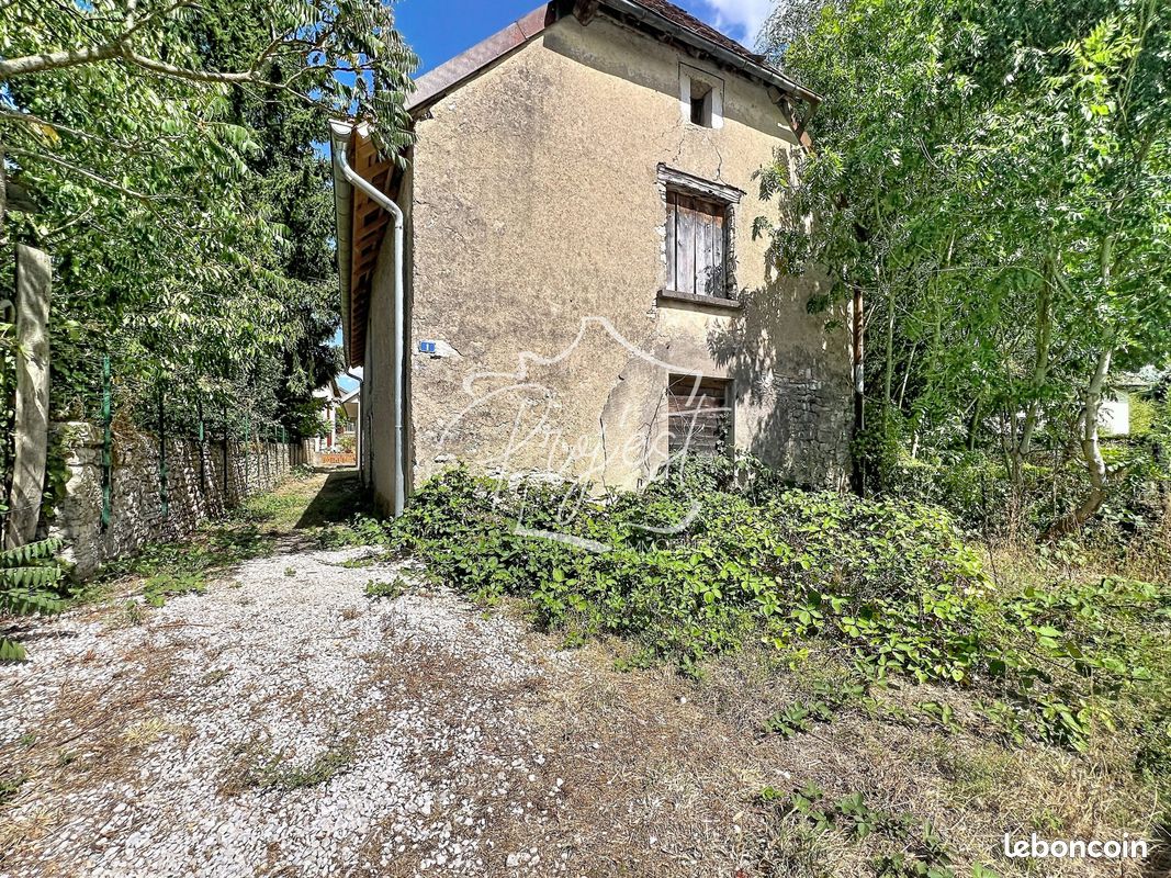 Maison 1 pièce 140 m² · à Pompierre-sur-Doubs · 140 m² · 29 500 €