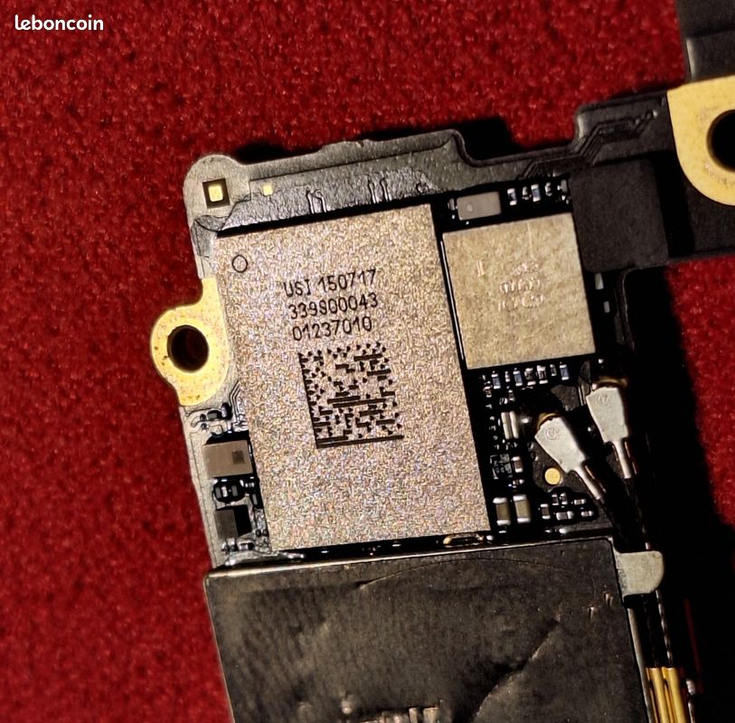 Réparation carte mère iPhone 12 / 12 Pro problème de son / microphone / haut parleur
