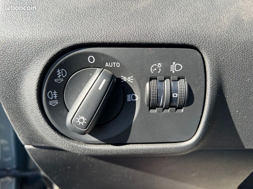 AUDI A1 A1 1.2 TFSI 86 Ambition ENTRETIEN COMPLET GARANTIE 12 MOIS (image 16)