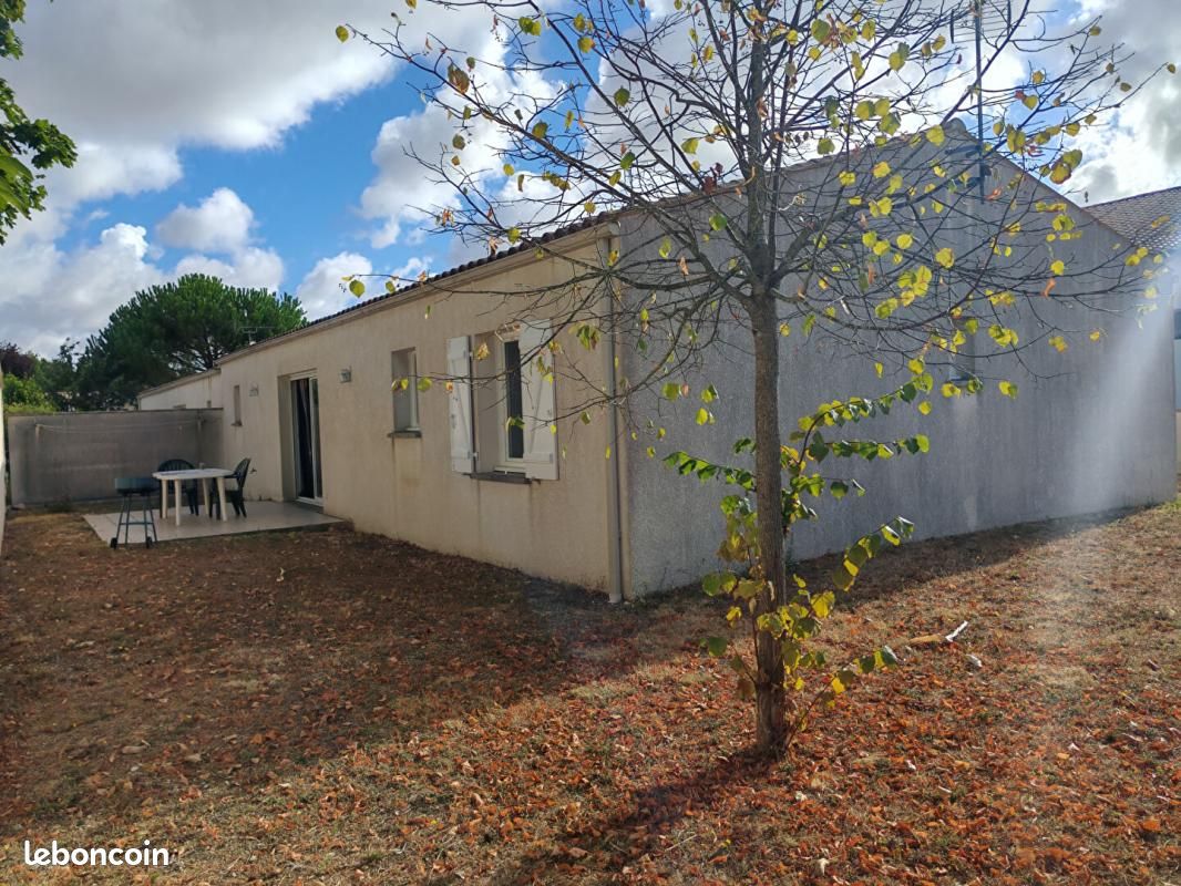 Maison 5 pièces 93 m² · à Aigrefeuille-d'Aunis · 93 m² · 868 €