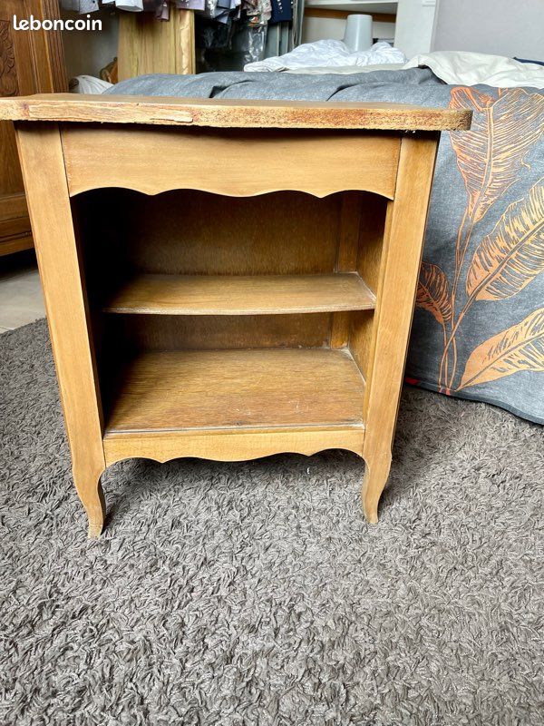 Table de chevet en bois (image 3)