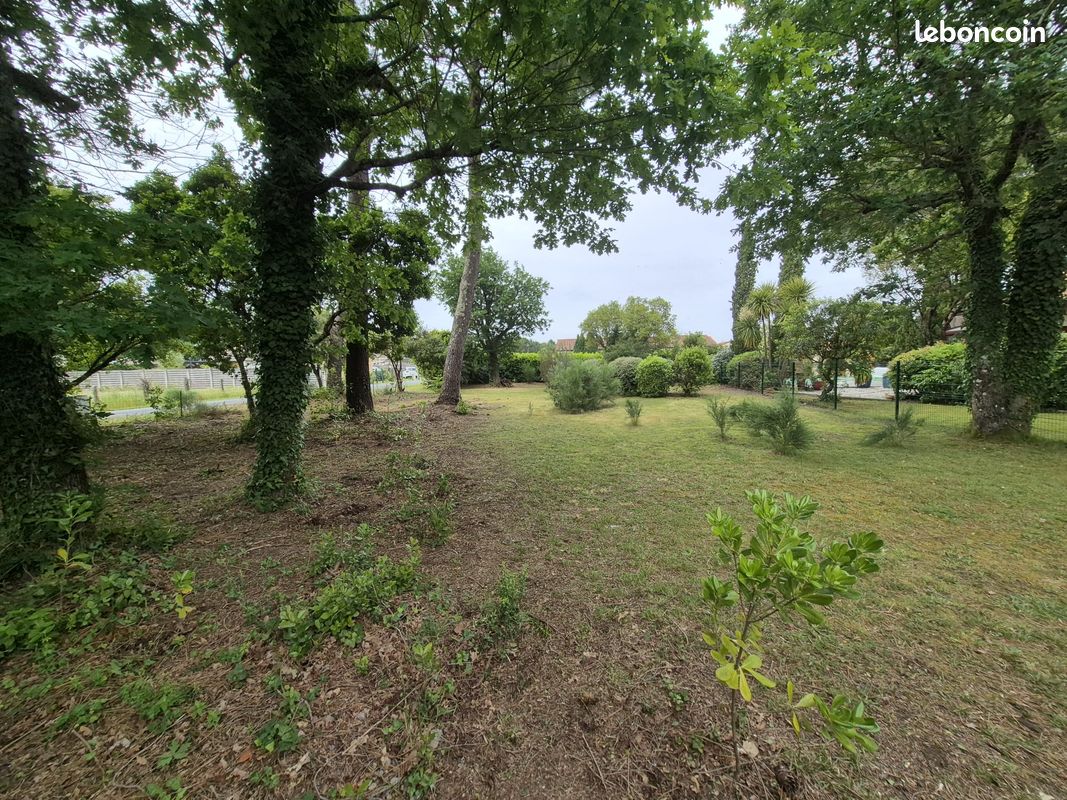 Vente Terrain 684m² Biganos · 180 000 €
