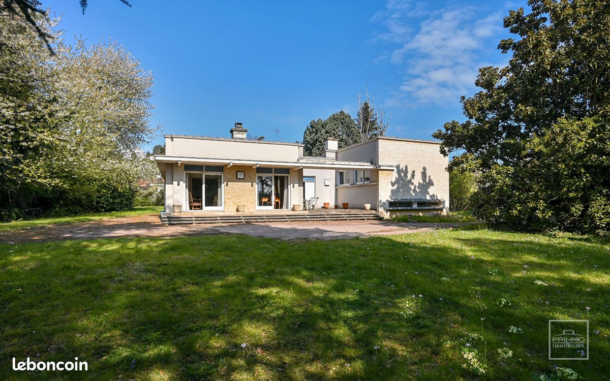 Maison 8 pièces 210 m² · à Saint-Didier-au-Mont-d'Or · 210 m² · 990 000 €